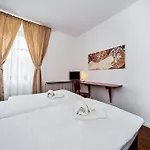 Oyo Matzbach Берлин