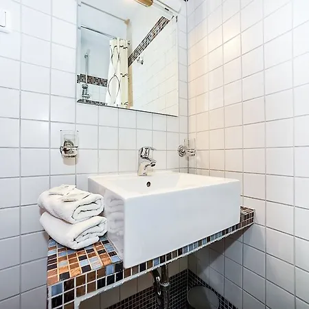 Oyo Matzbach Hotel